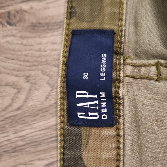 Gap Camo Jean size 30 - Picture 2 of 2